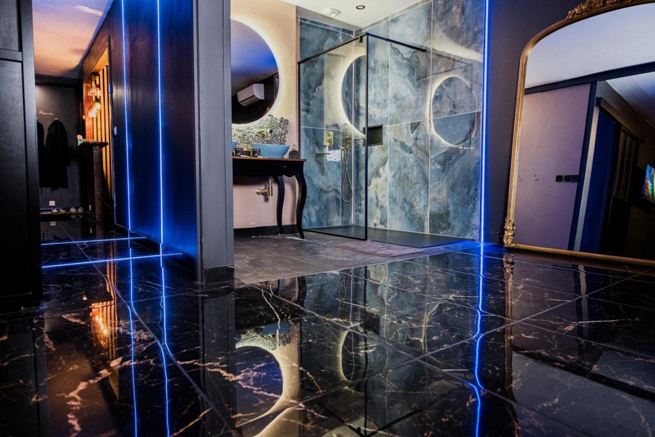 L Escale Jacuzzi Et Sauna Évreux Екстериор снимка