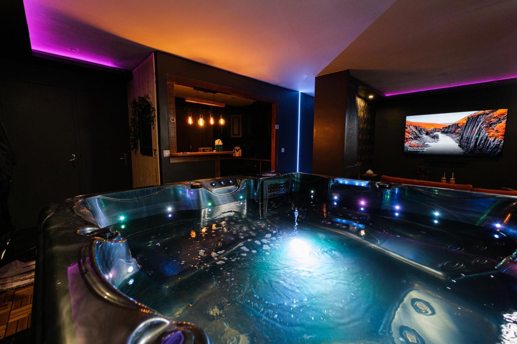 L Escale Jacuzzi Et Sauna Évreux Екстериор снимка