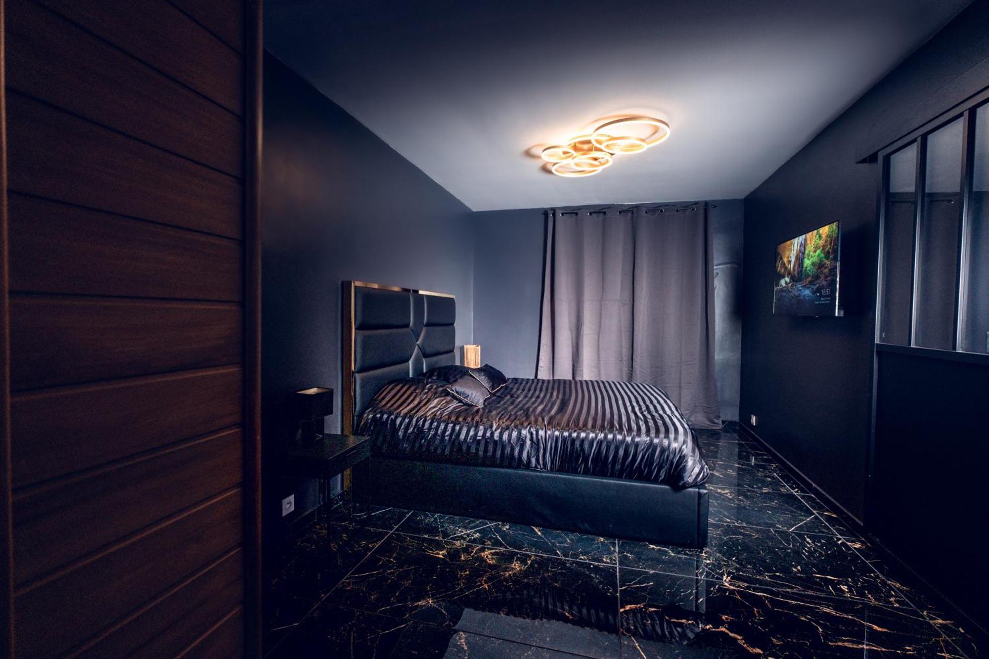 L Escale Jacuzzi Et Sauna Évreux Екстериор снимка