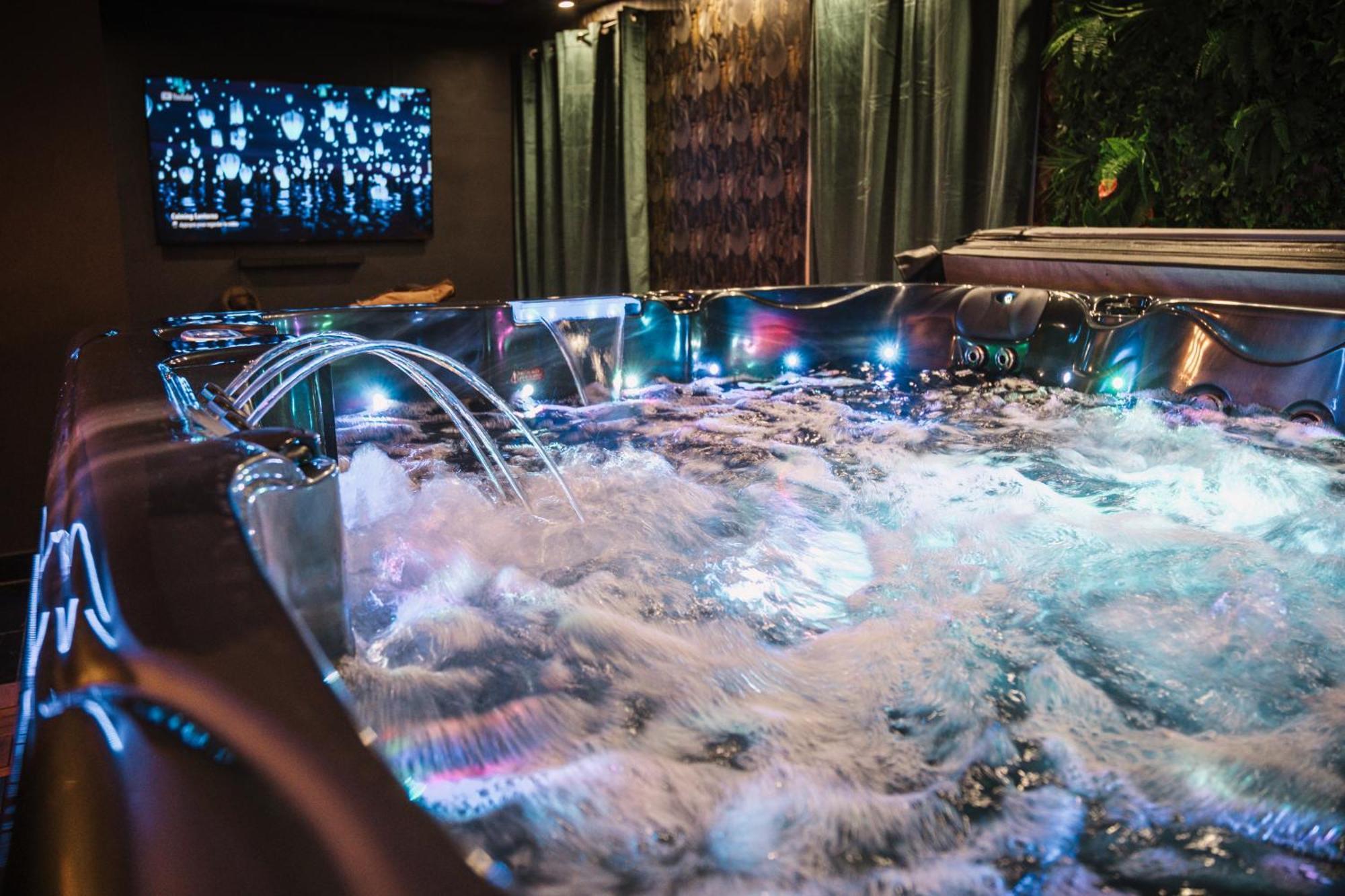 L Escale Jacuzzi Et Sauna Évreux Екстериор снимка