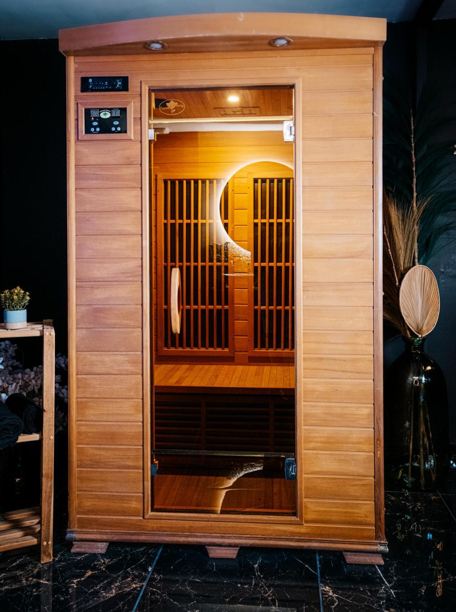 L Escale Jacuzzi Et Sauna Évreux Екстериор снимка